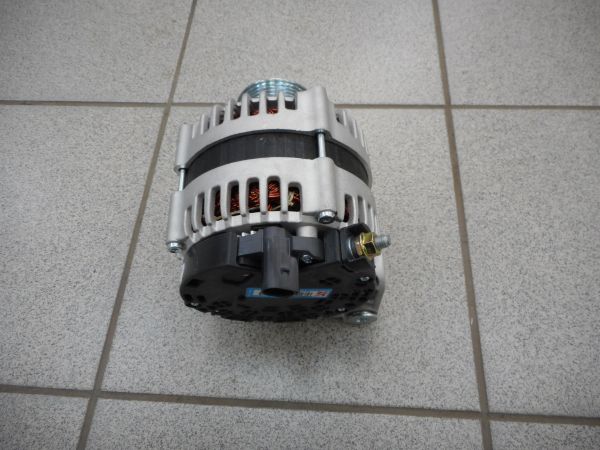 Генератор  Cummins 2,8 ( 2 игольч.контакта)