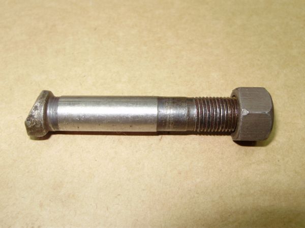 Болт маховика ЗМЗ-402   М11х1х33