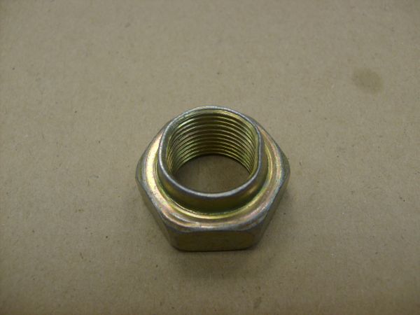 Гайка ступицы В-2123 М18*1.5 корончатая