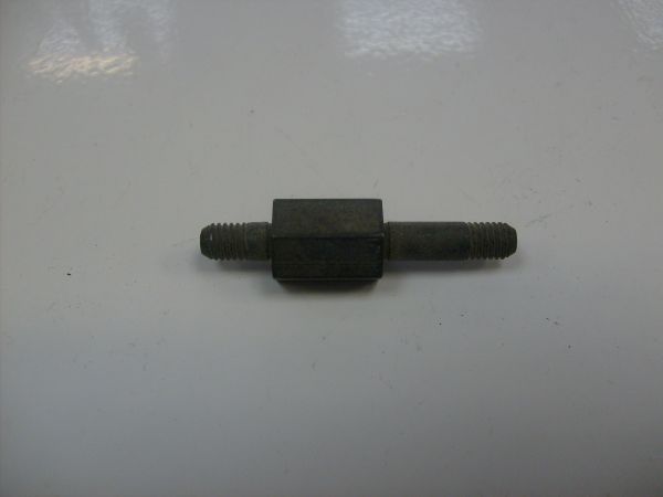 Болт распорный Г-560