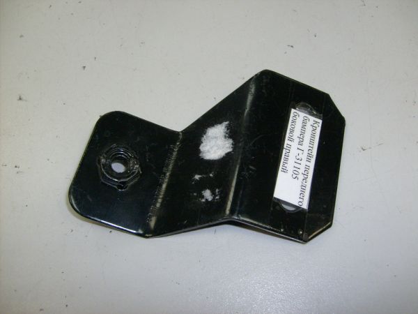 Кронштейн переднего бампера Г-31105 боковой правый