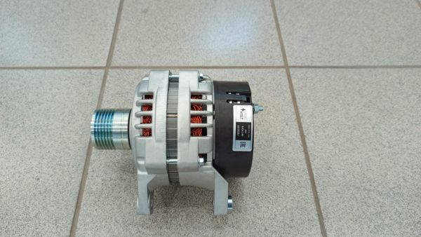 Генератор  УМЗ-4216 140А Бизнес Е-4 поликлин