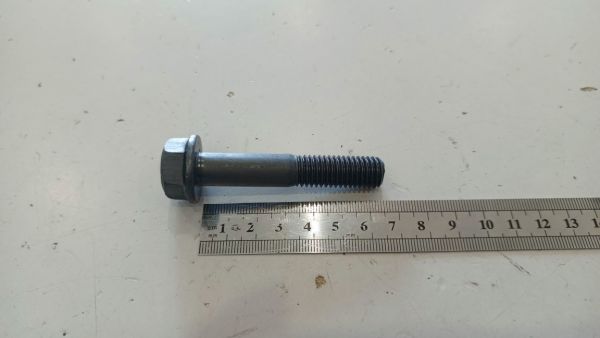 Болт М12х1,75х65 корпуса подшипника заднего моста Спайсер