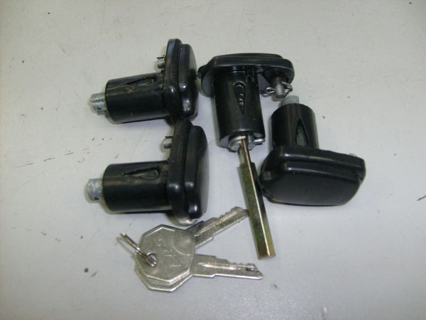 Замки дверей Г-2705