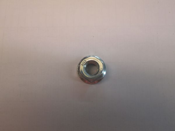 Гайка М 8х1,25 с буртом